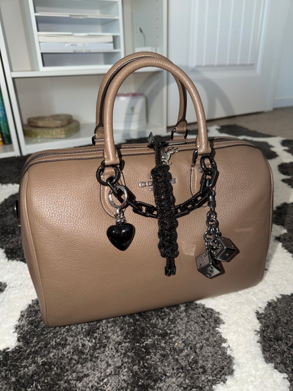Coach Rowan- Large- Brown/Clay. With bag charms & chains included - Picture 7 of 13